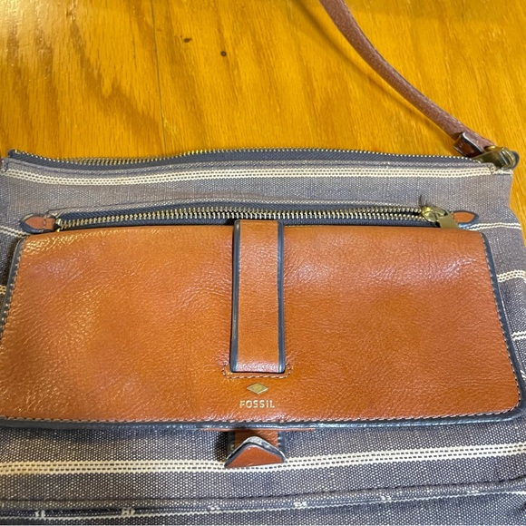 Fossil Tan and Gray Crossbody Bag - Picture 3 of 11
